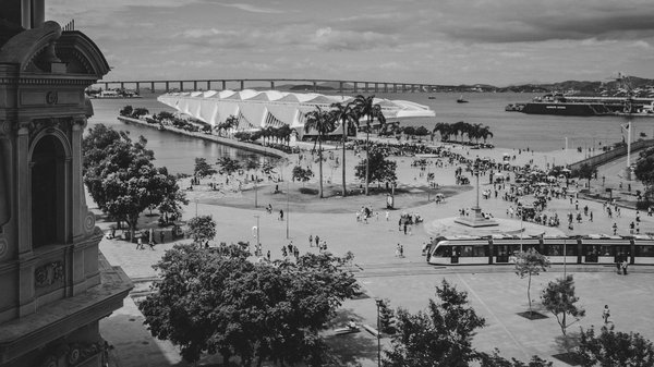 L'intégration des enfants migrants à l'école : un défi captivant et essentiel